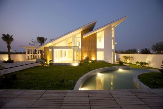 Modern and Stylish Roofing Architecture Design