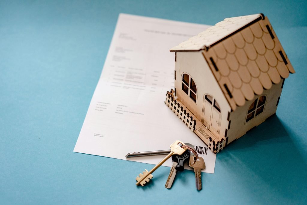 What Does Under Contract Mean in Real Estate